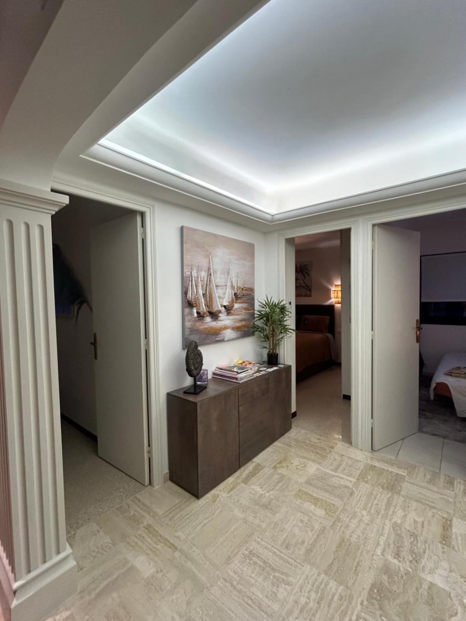 Premium Sea Front Apartment Le Lavandou Ngoại thất bức ảnh